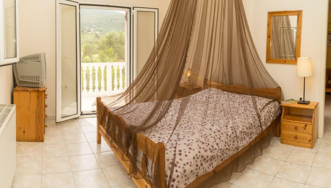 2 Bed House With Mountain View Appartement Alykes  Buitenkant foto