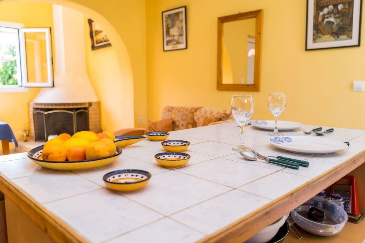 2 Bed House With Mountain View Appartement Alykes  Buitenkant foto