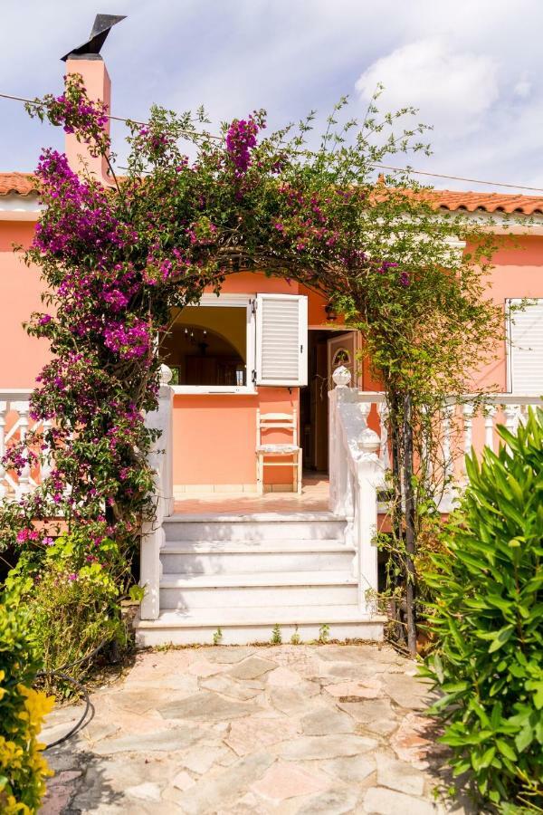 2 Bed House With Mountain View Appartement Alykes  Buitenkant foto